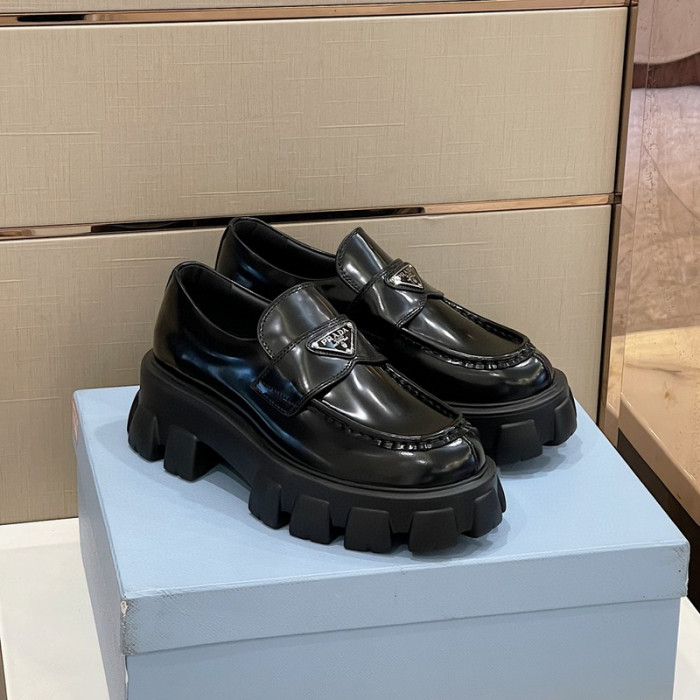 pra*a loafers p025