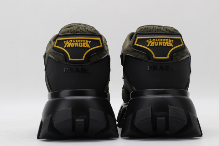 pra*a sneaker p021