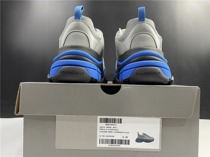 Ba*len*cia*ga triple s sneaker w06n1 9018
