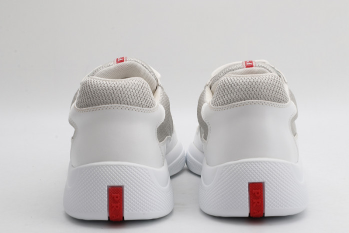 pra*a sneaker p018