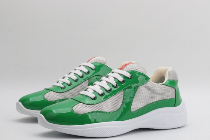 pra*a sneaker p010
