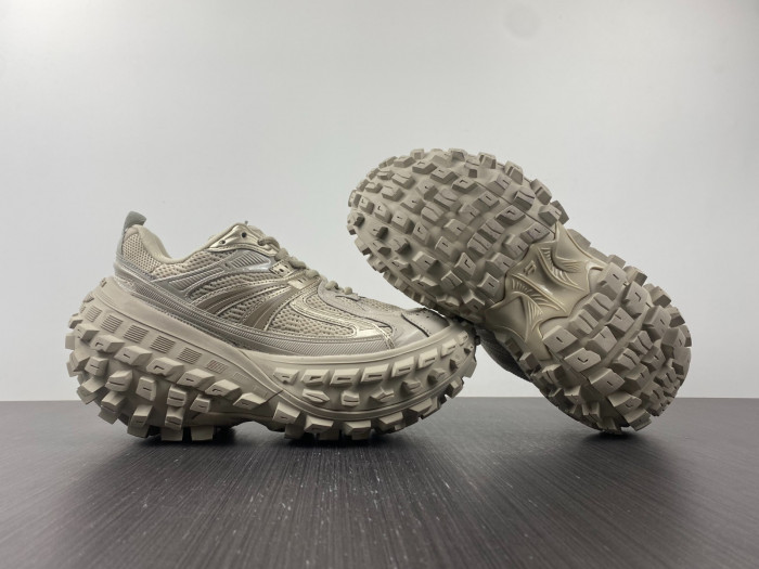 Ba*len*cia*ga defender trainers w2ra6 9700